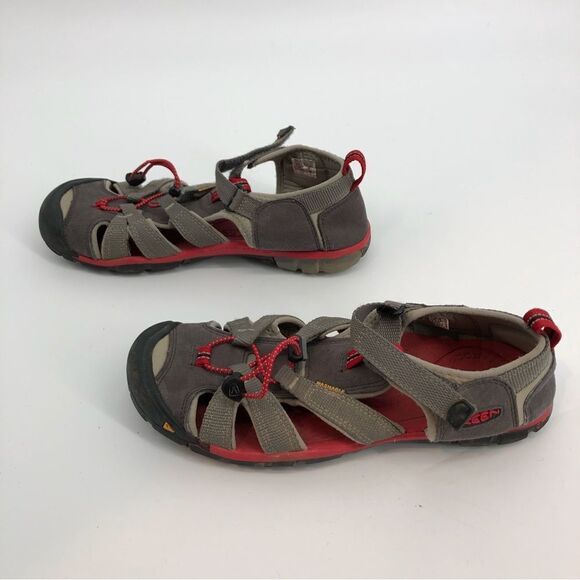 KEEN Kids Seacamp II Sandal in Magnet Racing Red Size 6 - Picture 3 of 10